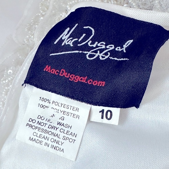 (148) ❤️ BNWT Mac Duggal HIGH NECK FLUTTER CAP SLEEVE GOWN $598 - Picture 5 of 8